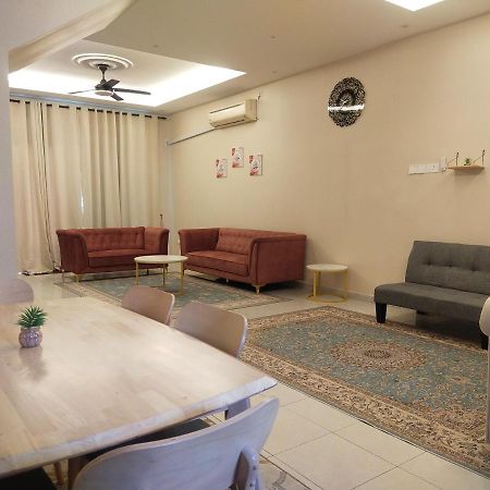Axaida Homestay Parit Jawa Bakar Parit エクステリア 写真